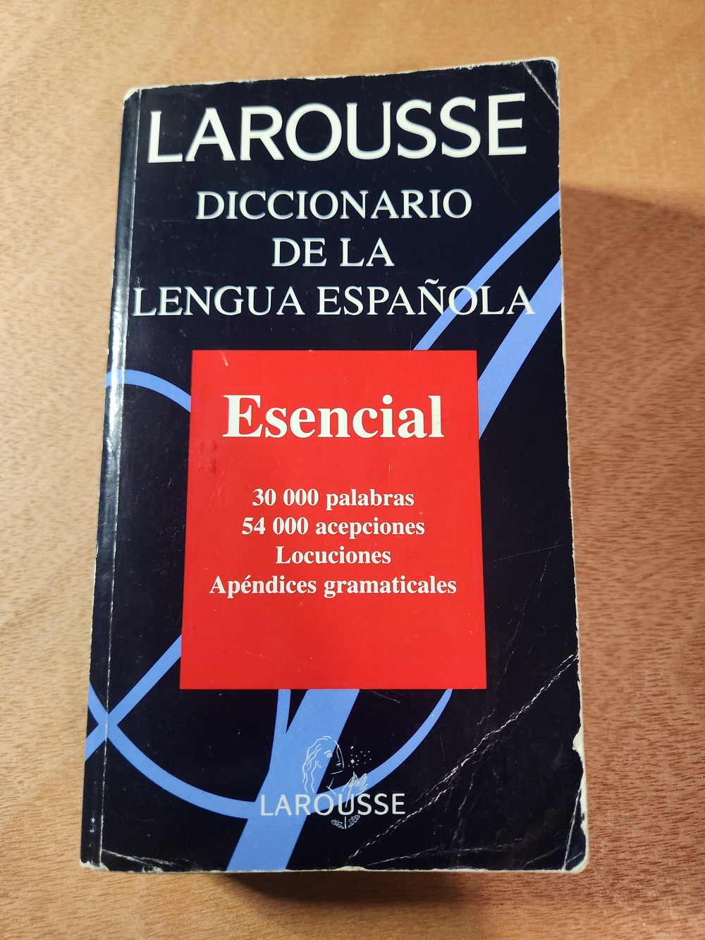 Black and Red Spanish Language Dictionary - Esencial